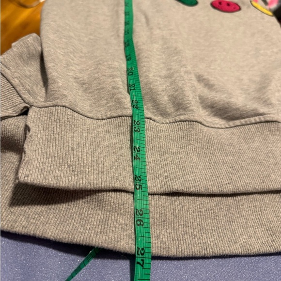 Fantastic Fawn Oversized Gray Smiley Face Sweatshirt - Picture 5 of 6